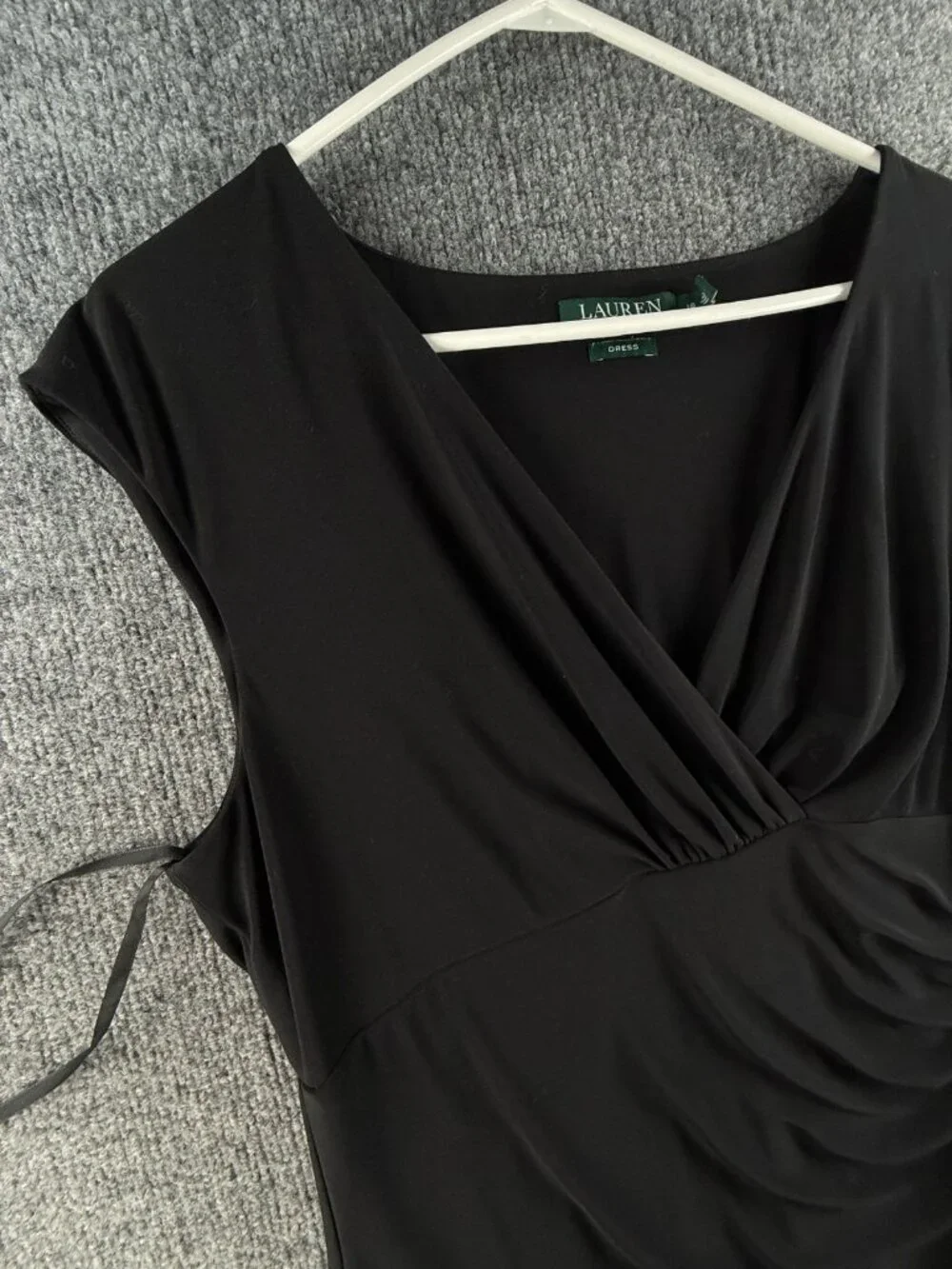Lauren Ralph Lauren Black Dress Size Women 16 Stretch Sleeveless V Neck Knee - Picture 2 of 16
